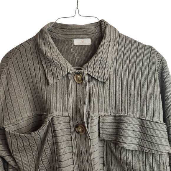 Sunland 17 Cropped Gray Ribbed Button Up Shacket Size Medium - Picture 3 of 9